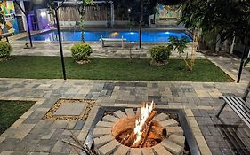 Cheerful 2 Bedroom Single Villa With Swimming Pool